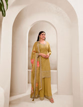 Costume Salwar brodé en viscose chinnon moutarde avec Sharara Dupatta